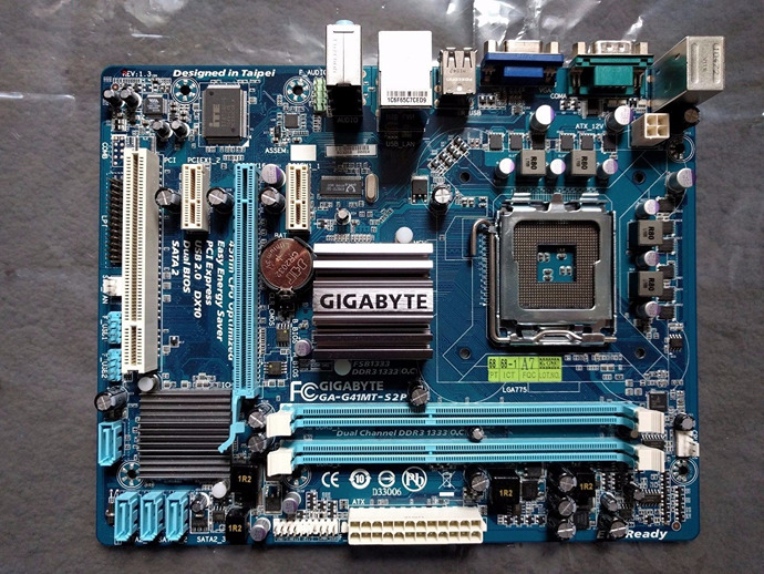 GIGABYTE GA-G41MT-S2P LGA 775 Intel microATX Motherboard